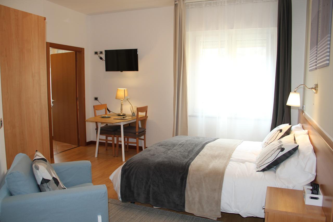Vignola Rooms Avio Exterior foto